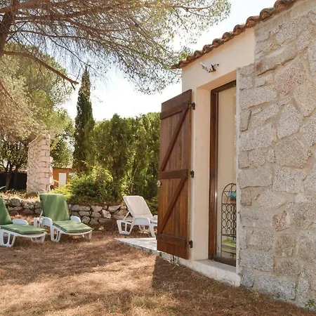 Vakantiehuis Three-bedroom In Calcatoggio (Corsica)
