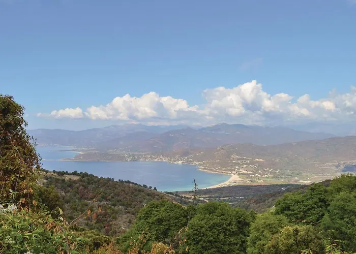 Three-bedroom In * Calcatoggio (Corsica)