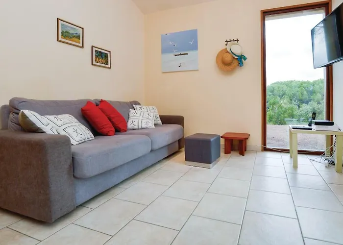 Three-bedroom In Vakantiehuis *