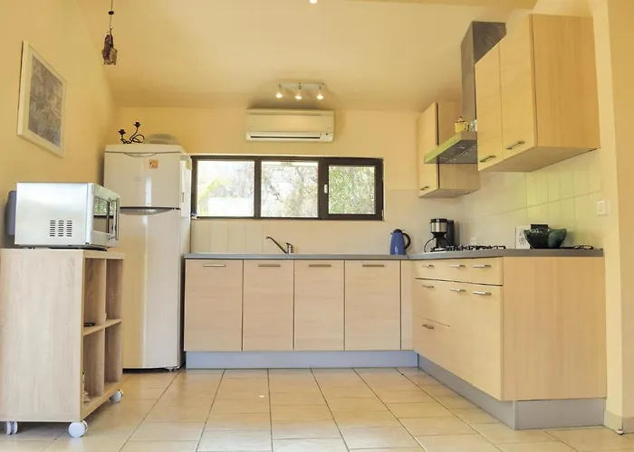 Ferienhaus Three-bedroom In Calcatoggio (Corsica)