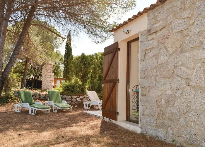 Holiday home Three-bedroom In Calcatoggio (Corsica)